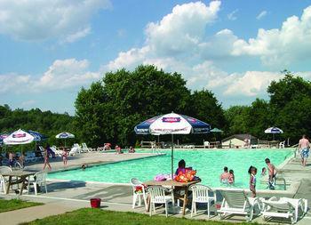 Circle M Rv & Camping Resort - Caravan Park Millersville Bagian luar foto