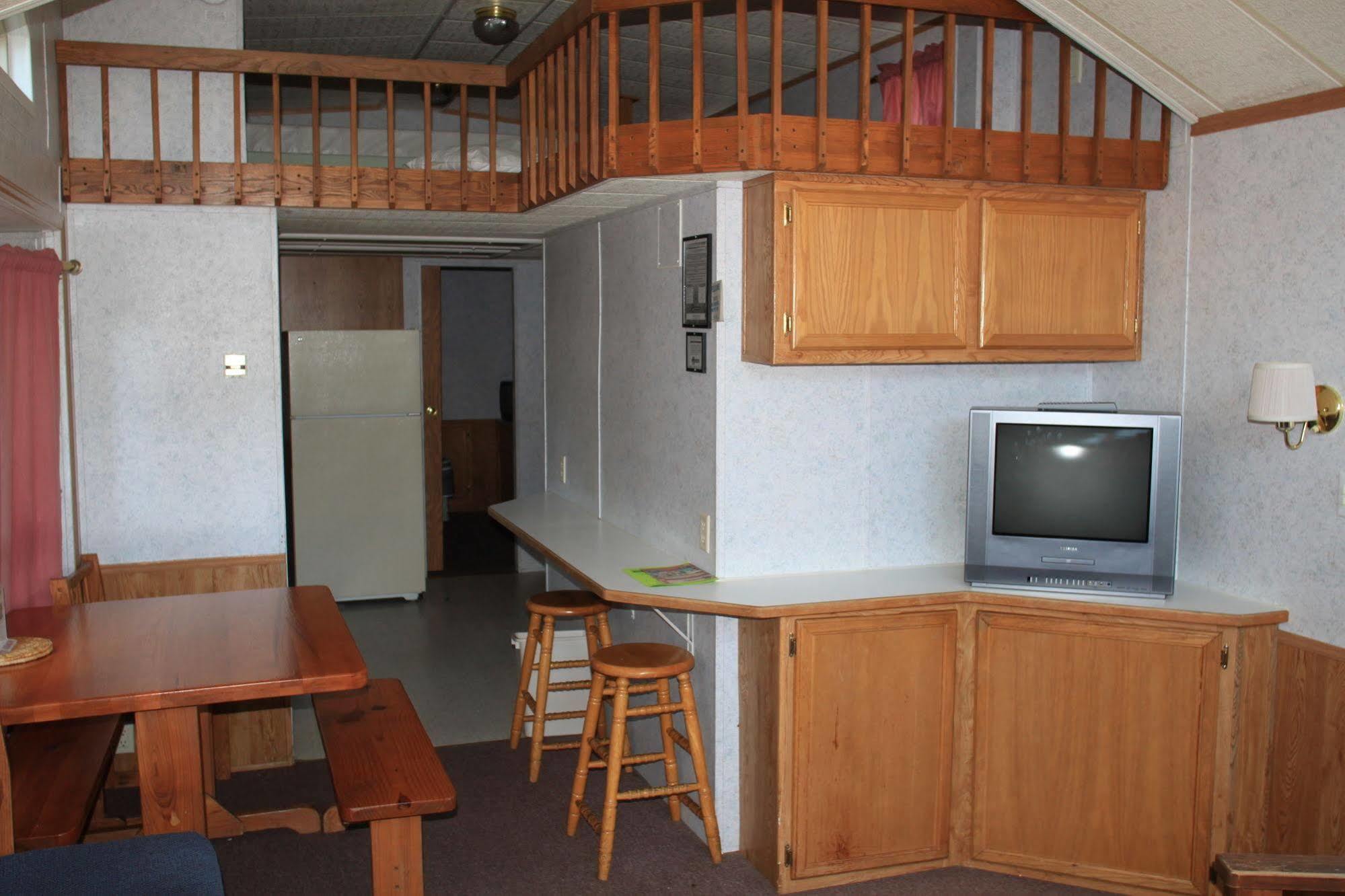 Circle M Rv & Camping Resort - Caravan Park Millersville Bagian luar foto