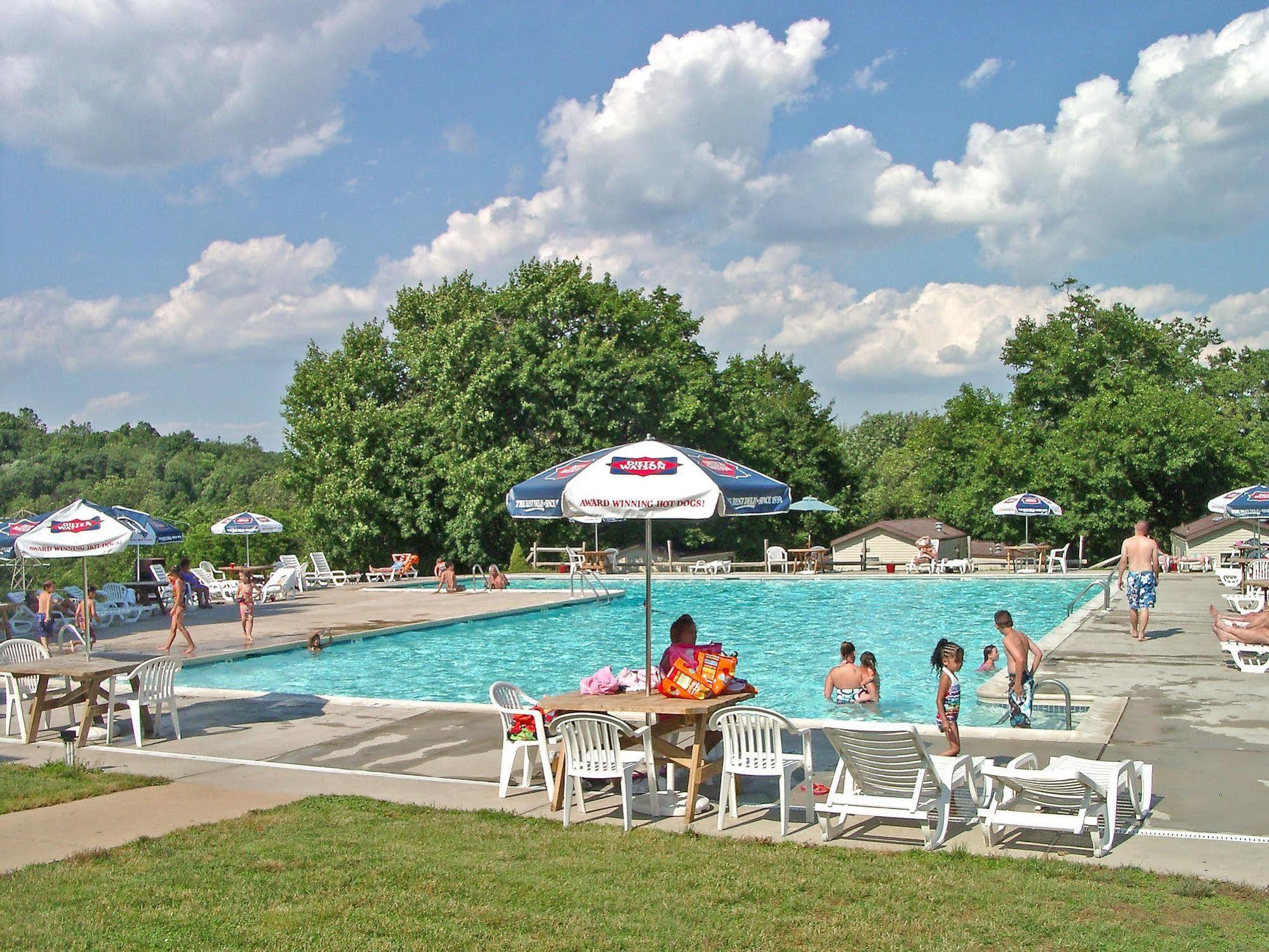 Circle M Rv & Camping Resort - Caravan Park Millersville Bagian luar foto