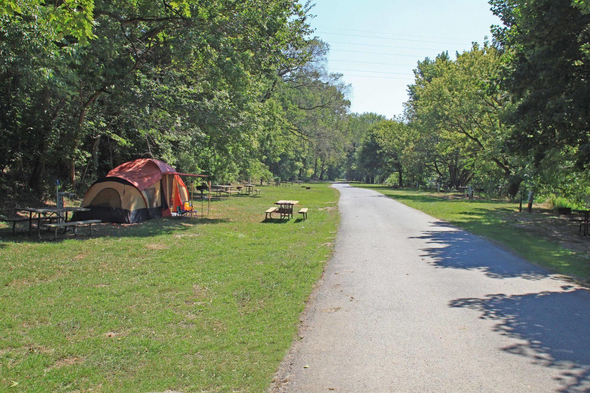 Circle M Rv & Camping Resort - Caravan Park Millersville Bagian luar foto